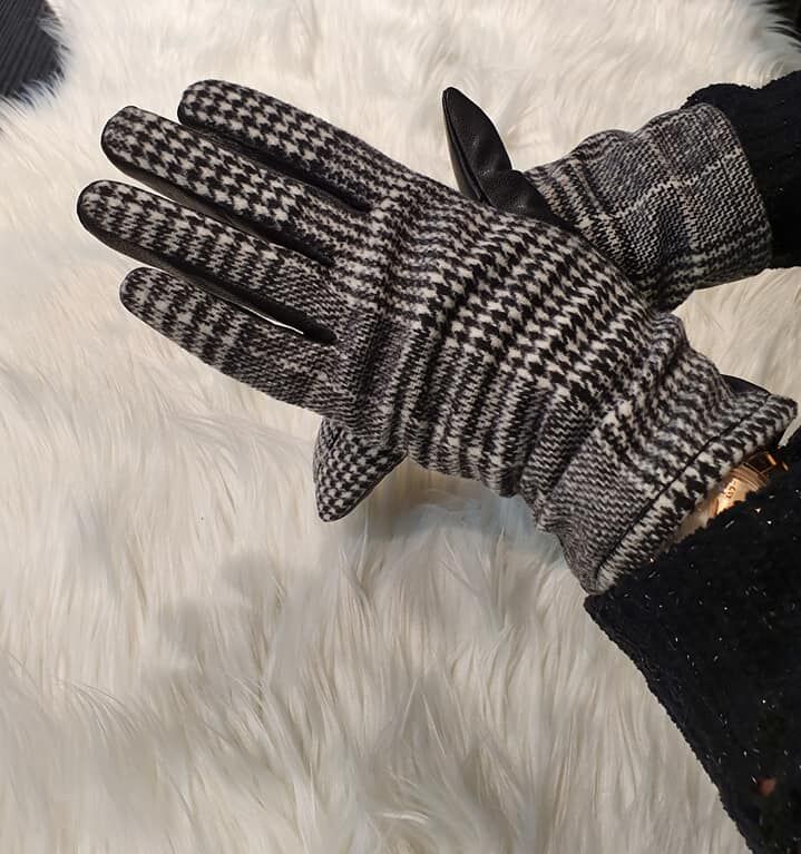 Checkered gloves – Pieces