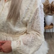 Short lace dress – Crème