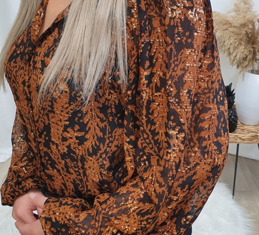 Brown blouse – Gold details