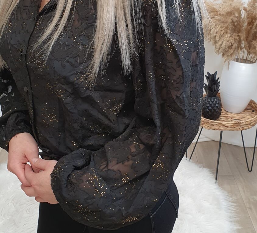 Black blouse – Gold details